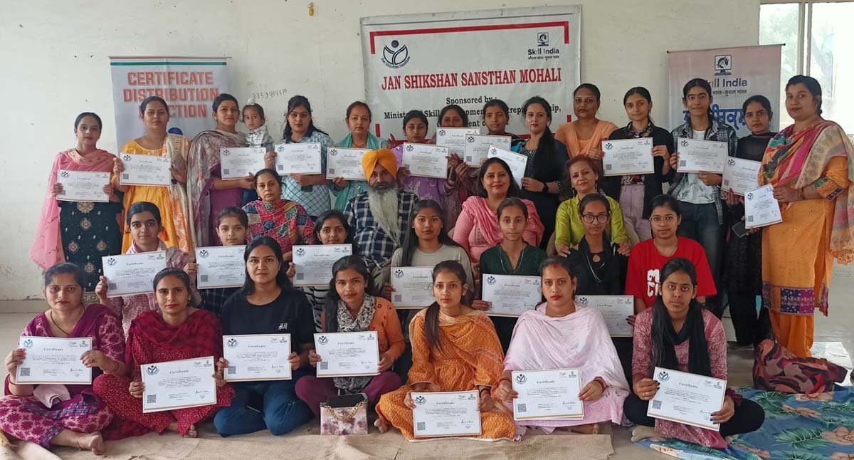 Organized the certificate distribution ceremony